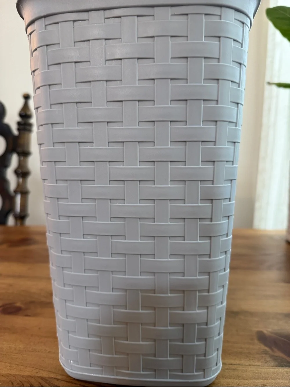 White Woven-Texture Trash Bin for Home Sterilite 3.4 Gal